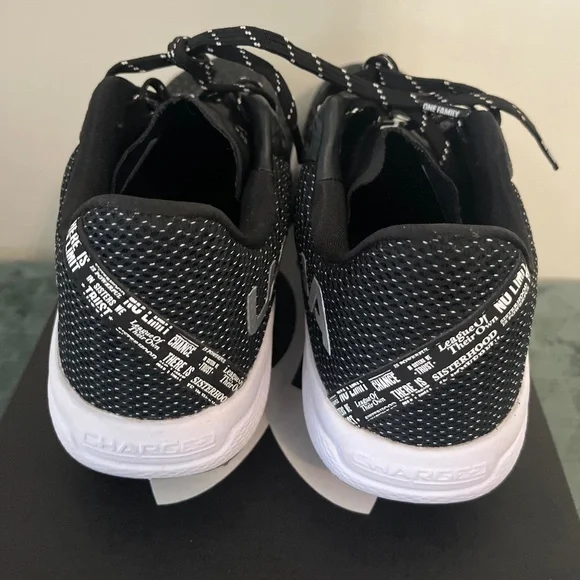 Baseball Cleats - Picture 9 of 12